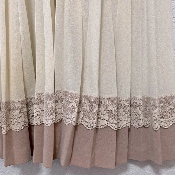 Vintage Prairie Cottage Lace Accent Dress - Picture 9 of 16